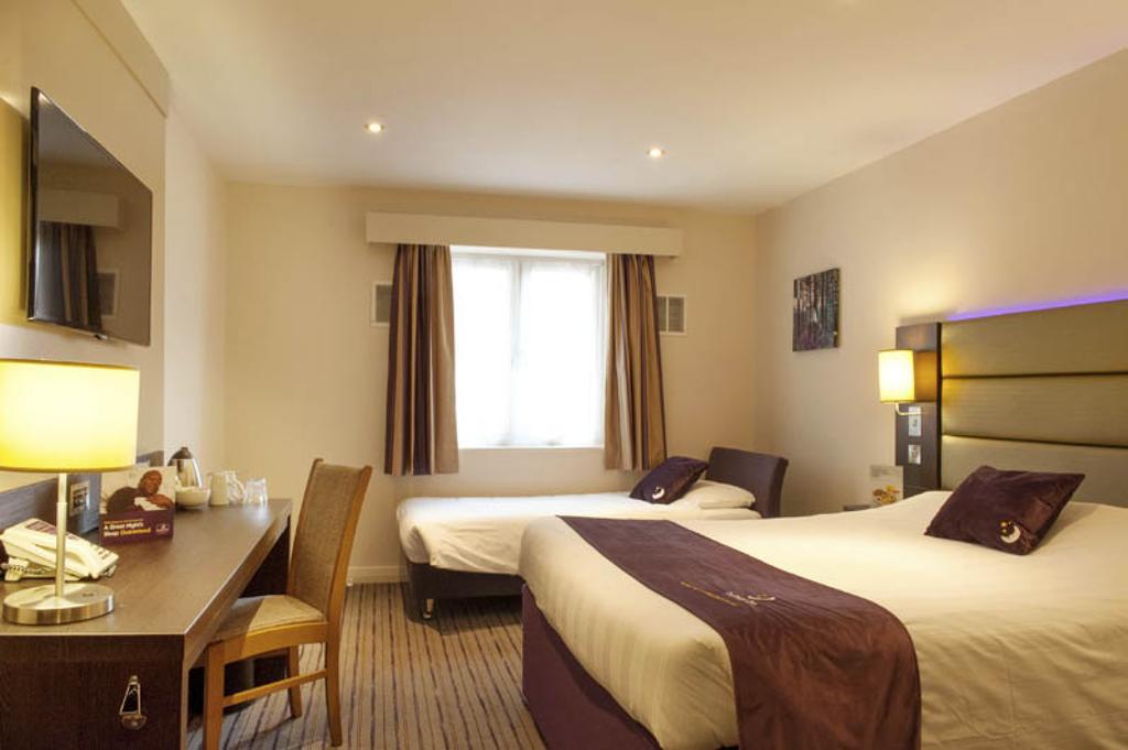 Premier Inn Inverness East Bilik gambar